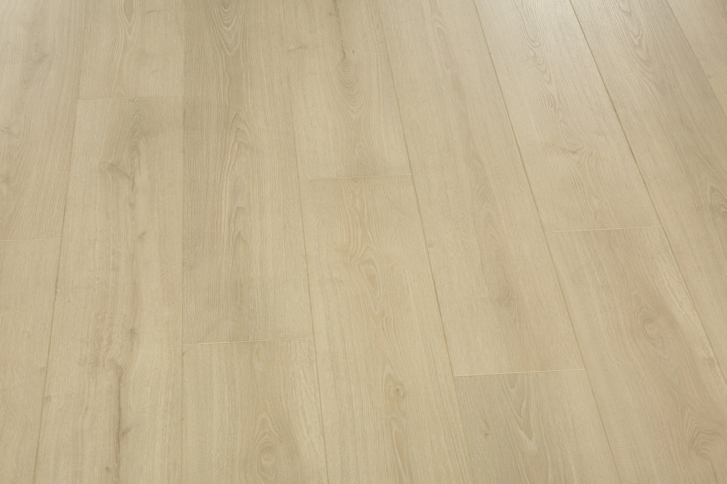 Oakridge Eos Oak EIR 14 mm T x 9.3" W Uniclic HDF AC5 EIR Waterproof Laminate Wood Flooring (23.32 sq. ft./case)