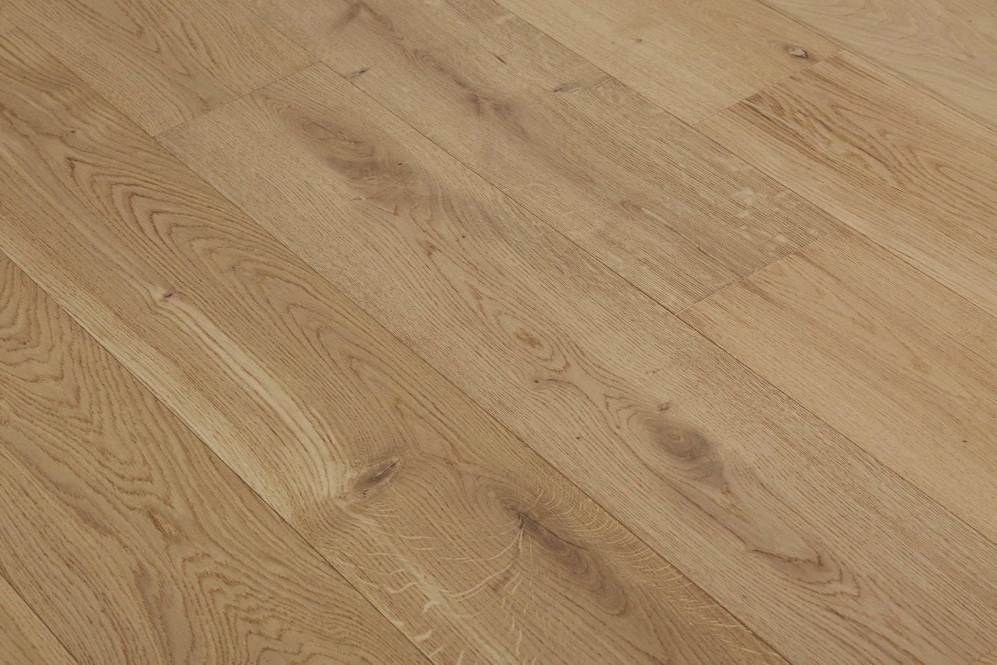 Natural European Oak 3mm Veneer 9/16" T x 7.5" W Engineered Wood Flooring (31.09 sq.ft/case)