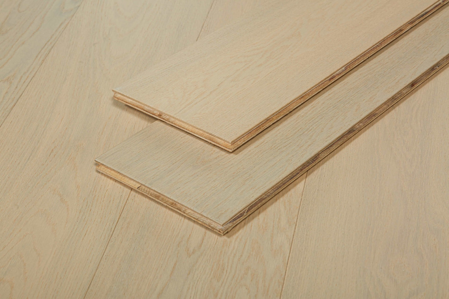 Sierra Plu European Oak 4mm Veneer 5/8″T x 10.24"W  Engineered Hardwood Flooring (24.63 sq.ft/case)