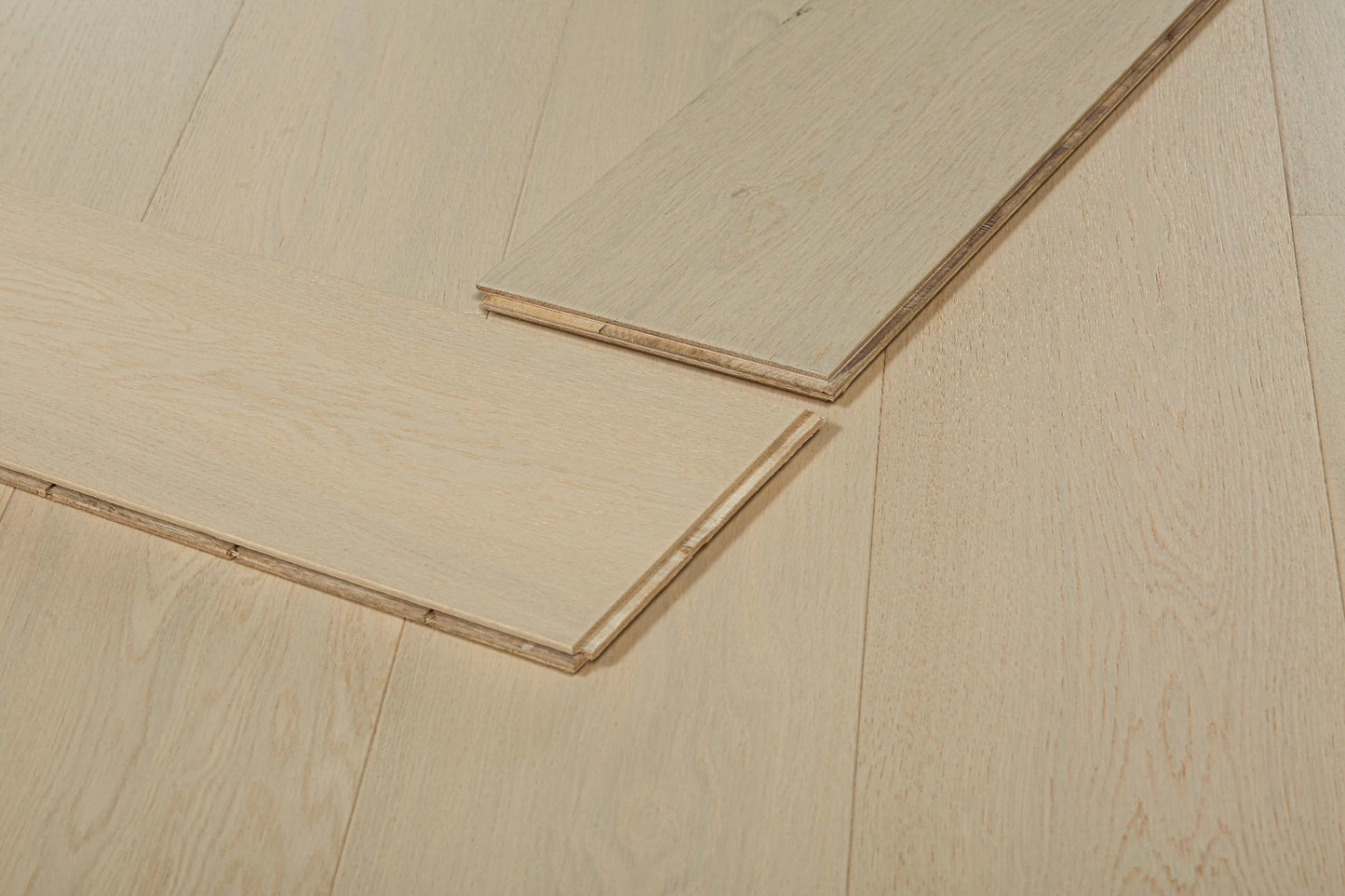 Sierra Plu European Oak 4mm Veneer 5/8″T x 10.24"W  Engineered Hardwood Flooring (24.63 sq.ft/case)