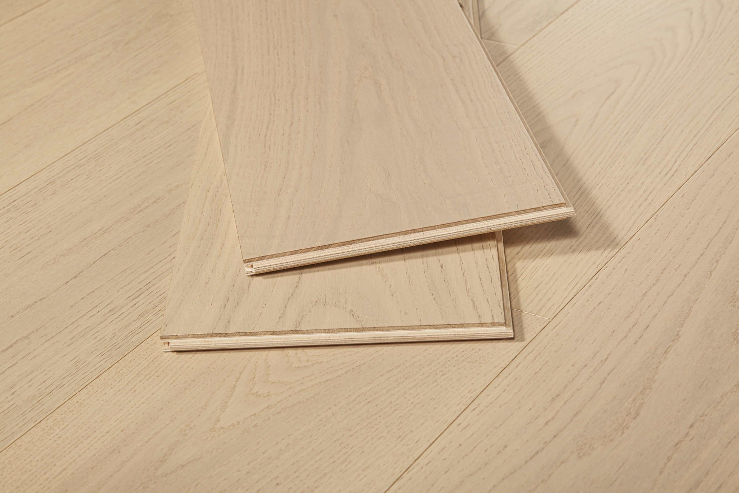 Polaris White Pro Select European Oak 4mm Veneer 3/4″T x 7.5"W  Engineered Hardwood Flooring (23.32 sq.ft/case)