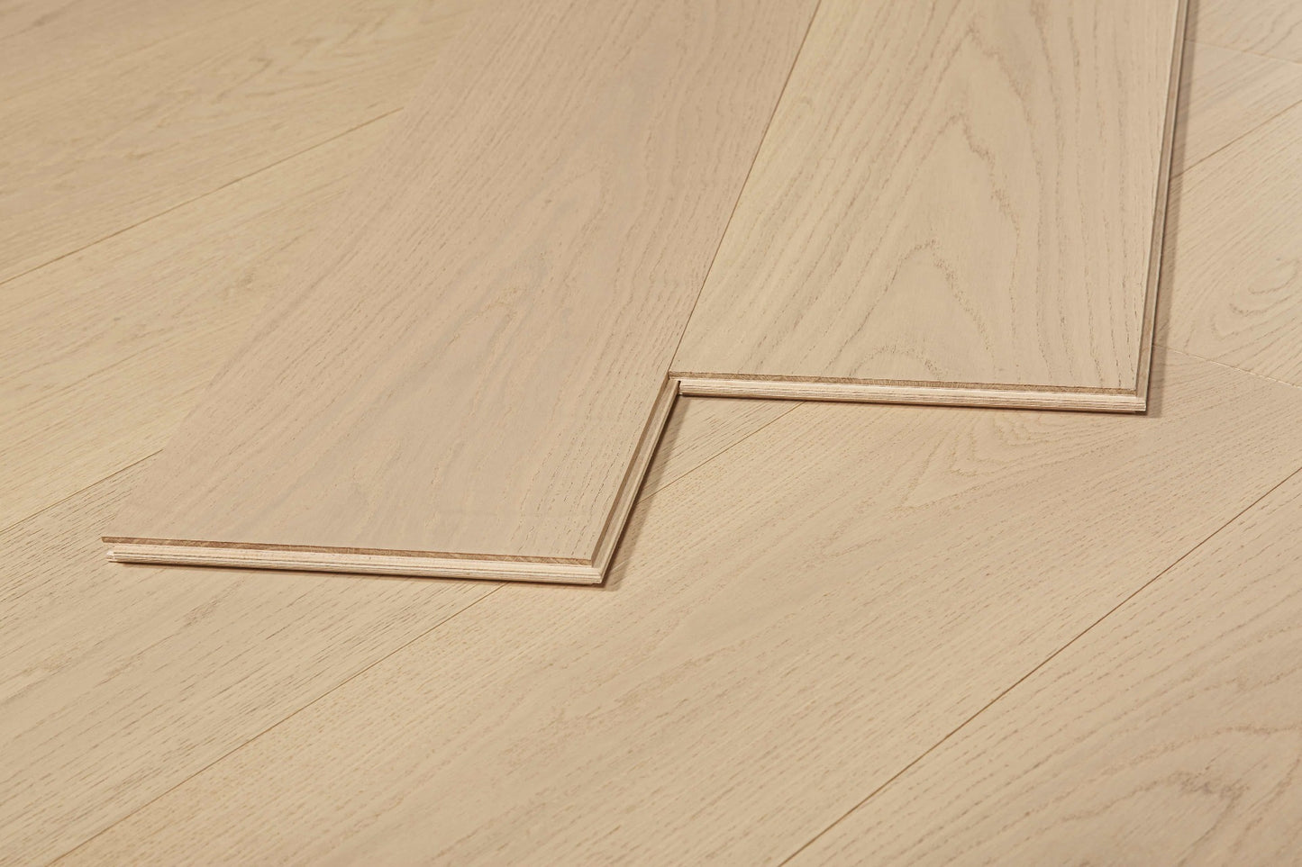Polaris White Pro Select European Oak 4mm Veneer 3/4″T x 7.5"W  Engineered Hardwood Flooring (23.32 sq.ft/case)