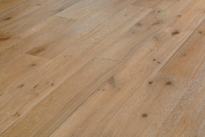 Napa European Oak 4mm Veneer 5/8" T x 9.5" W Engineered Hardwood Flooring (34.1 sq.ft/case)