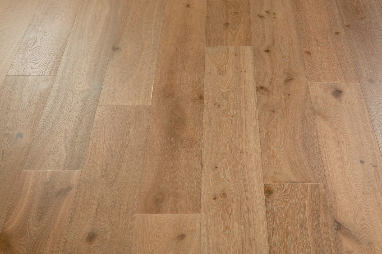 Napa European Oak 4mm Veneer 5/8" T x 9.5" W Engineered Hardwood Flooring (34.1 sq.ft/case)