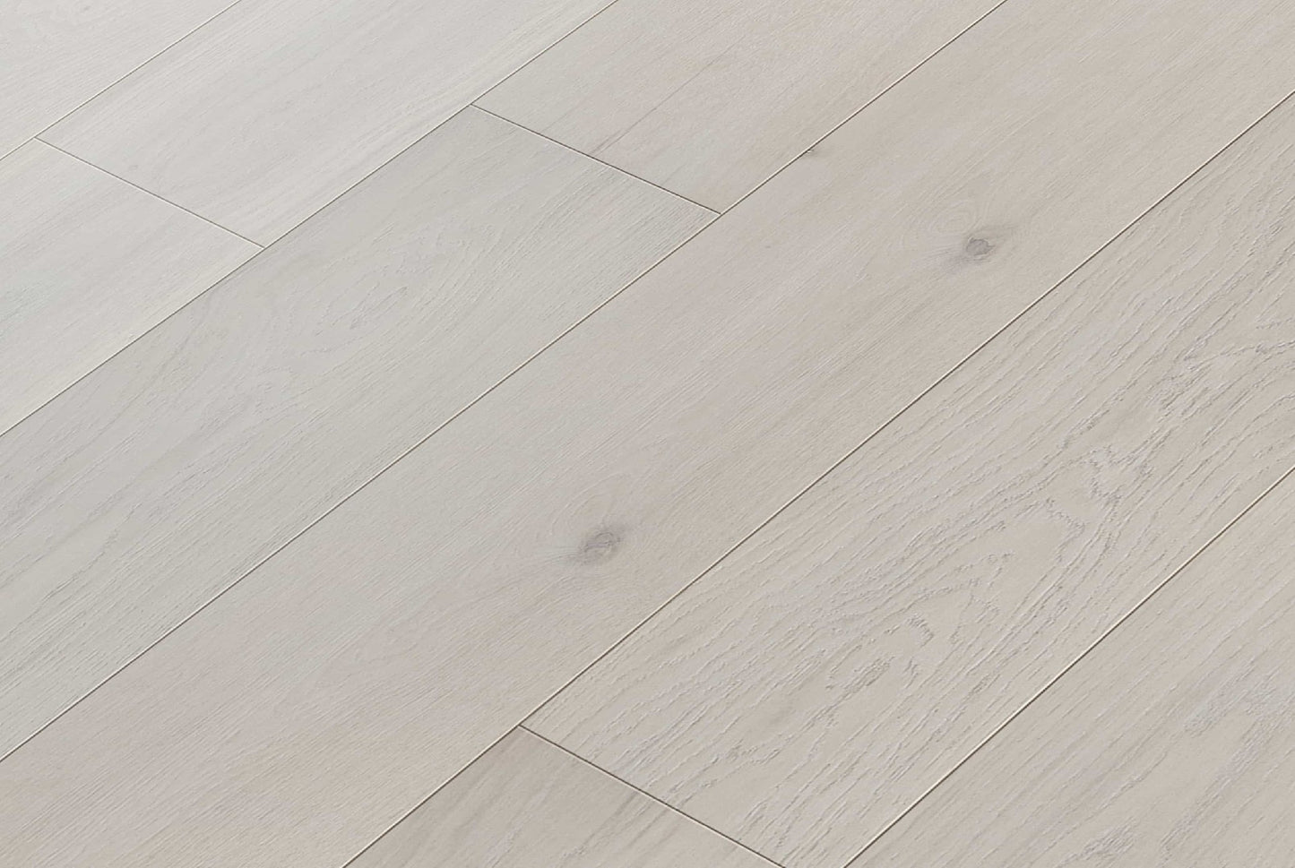 Silverlake European Oak 3mm Veneer 9/16" T X 7.5" W Engineered Wood Flooring (31.09 sq.ft/case)