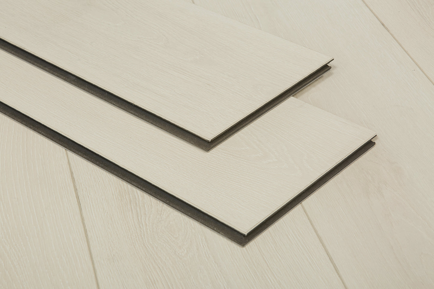 Oakverse Aquarius Oak EIR 12 mm T x 9.3" W Uniclic HDF AC5 EIR Waterproof Laminate Wood Flooring (23.32 sq. ft./case)