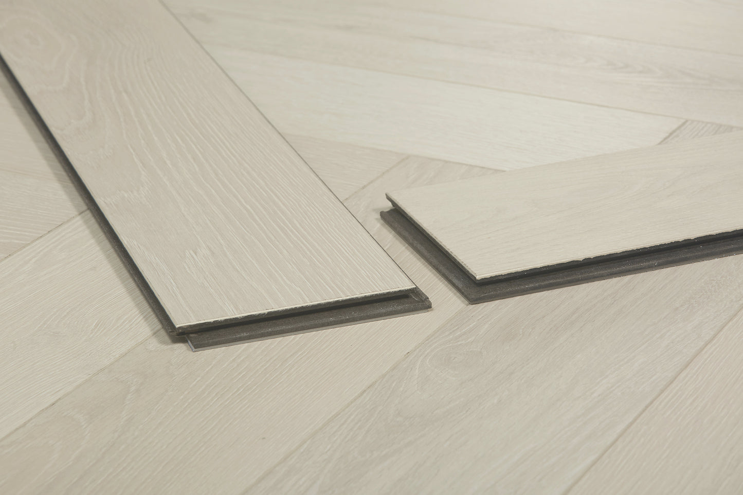 Oakverse Herringbone Gemini Oak EIR 12 mm T x 5" W Uniclic HDF AC5 EIR Waterproof Laminate Wood Flooring (17.38 sq. ft./case)