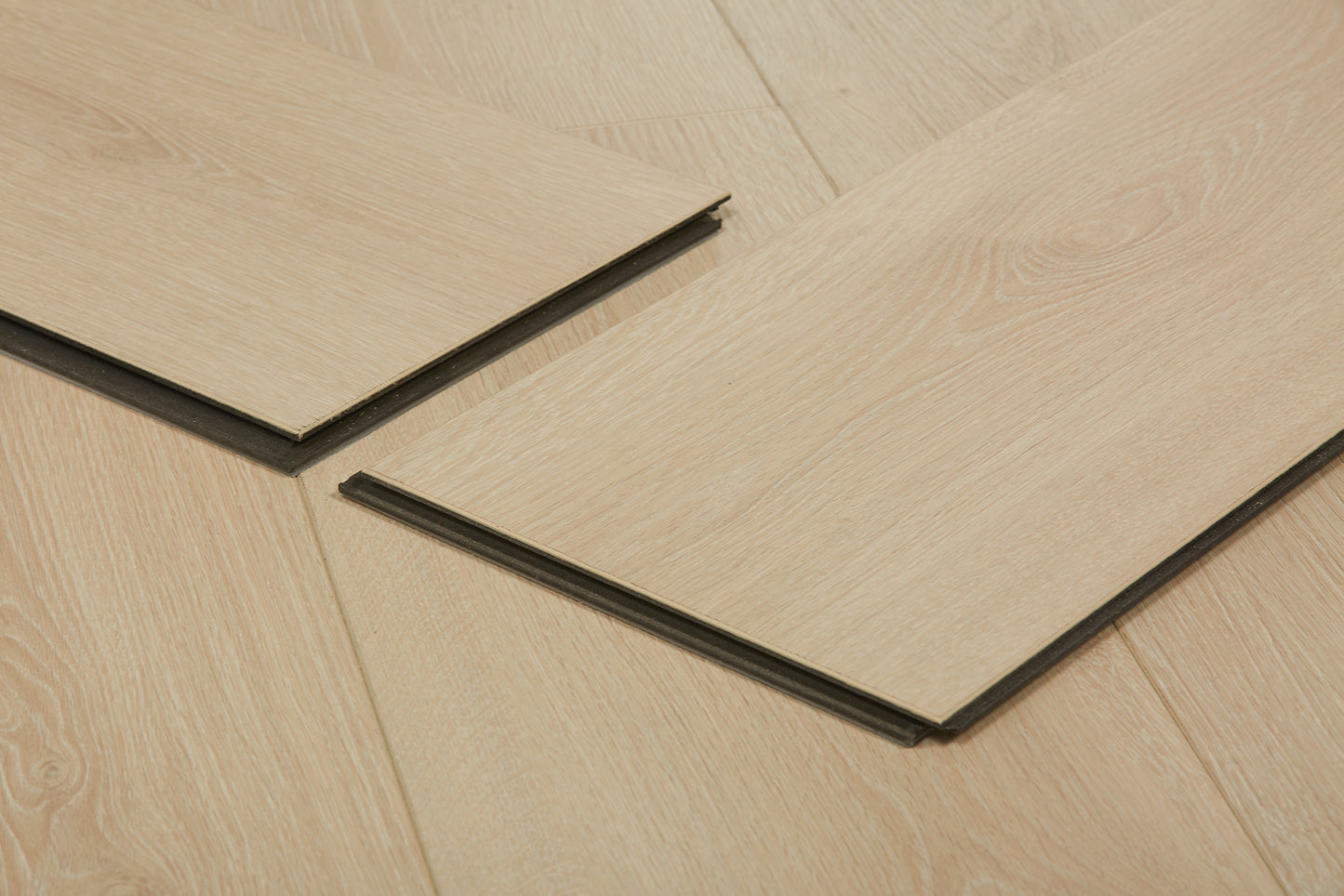 Oakverse Lyra Oak EIR 12 mm T x 9.3" W Uniclic HDF AC5 EIR Waterproof Laminate Wood Flooring (23.32 sq. ft./case)