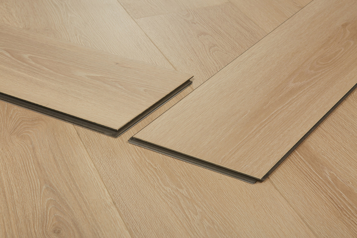 Oakverse Pallas Oak EIR 12 mm T x 9.3" W Uniclic HDF AC5 EIR Waterproof Laminate Wood Flooring (23.32 sq. ft./case)