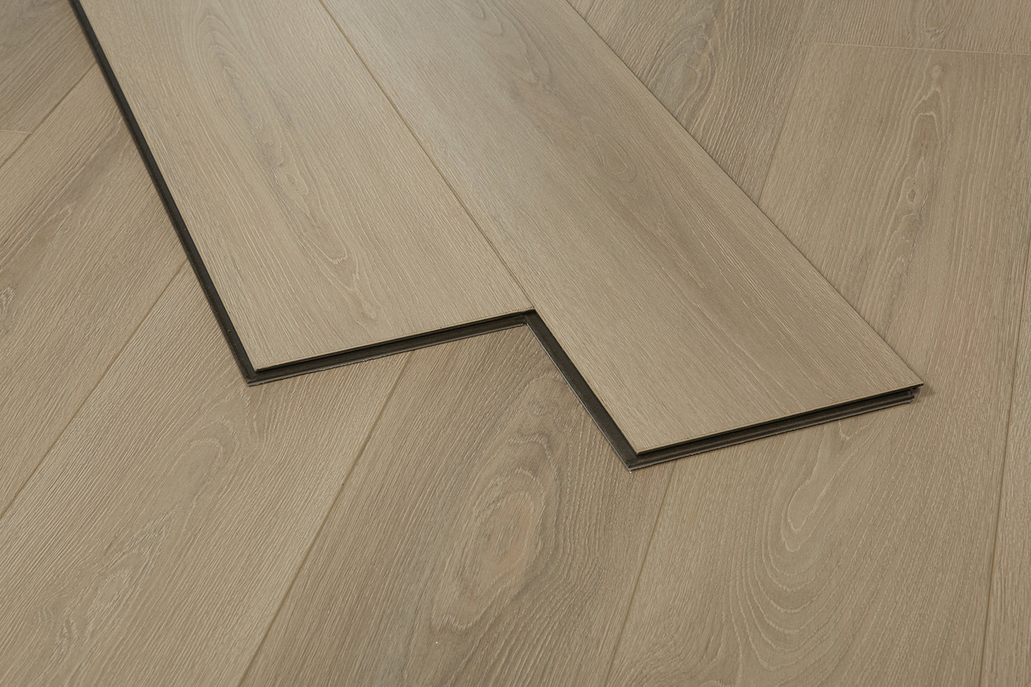 Oakverse Atlas Oak EIR 12 mm T x 9.3" W Uniclic HDF AC5 EIR Waterproof Laminate Wood Flooring (23.32 sq. ft./case)