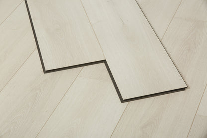 Oakverse Ariel Oak EIR 12 mm T x 9.3" W Uniclic HDF AC5 EIR Waterproof Laminate Wood Flooring (23.32 sq. ft./case)