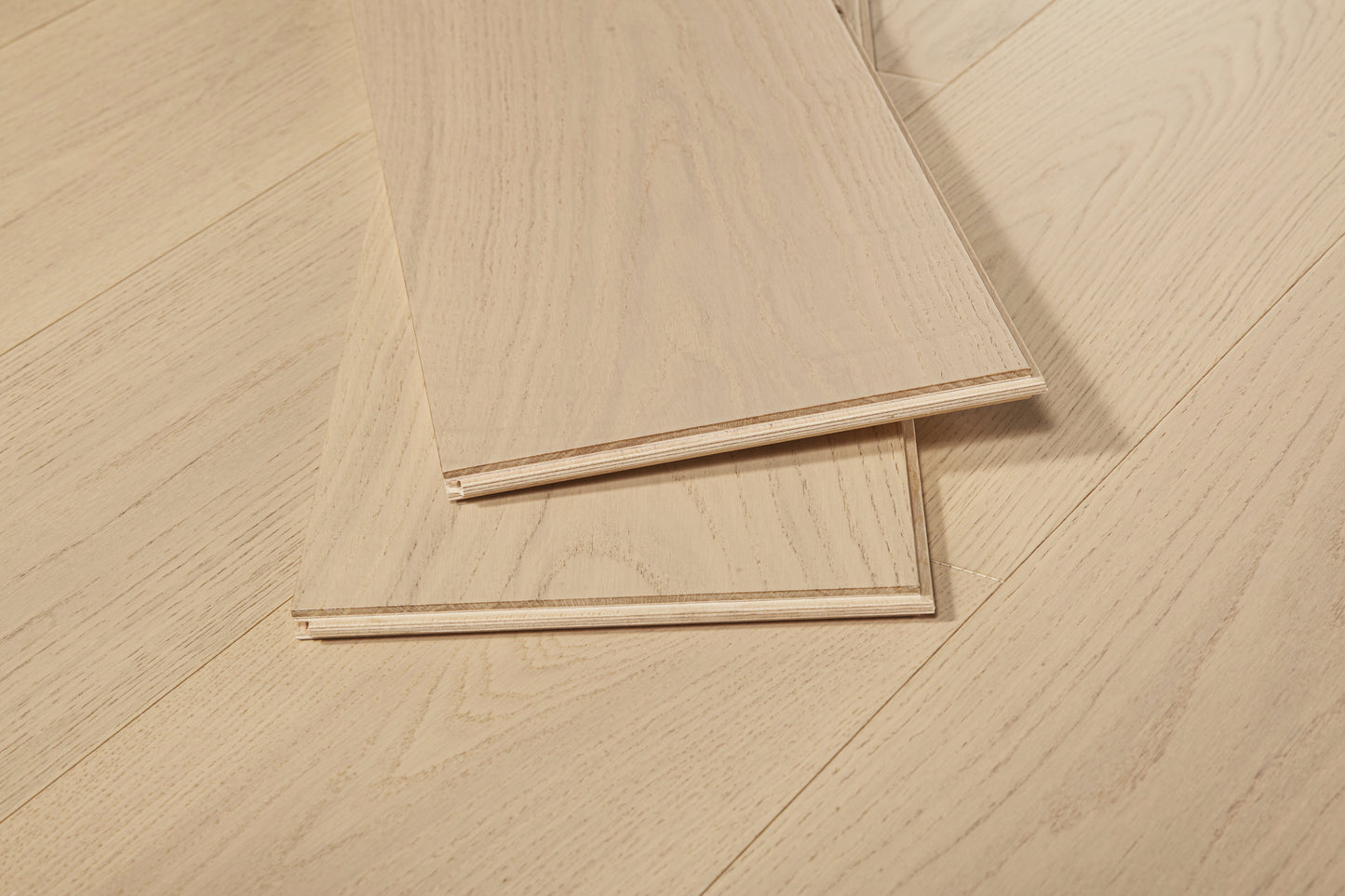 Polaris White Plus European Oak 4mm Veneer 5/8″T x 9.5"W  Engineered Hardwood Flooring (34.1 sq.ft/case)