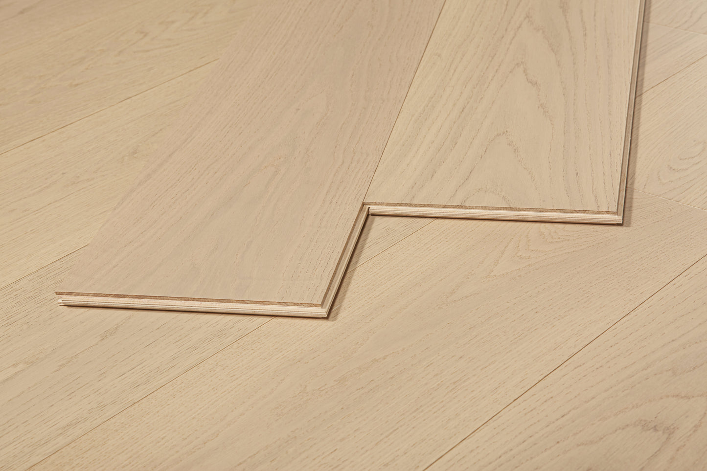 Polaris White Plus European Oak 4mm Veneer 5/8″T x 9.5"W  Engineered Hardwood Flooring (34.1 sq.ft/case)